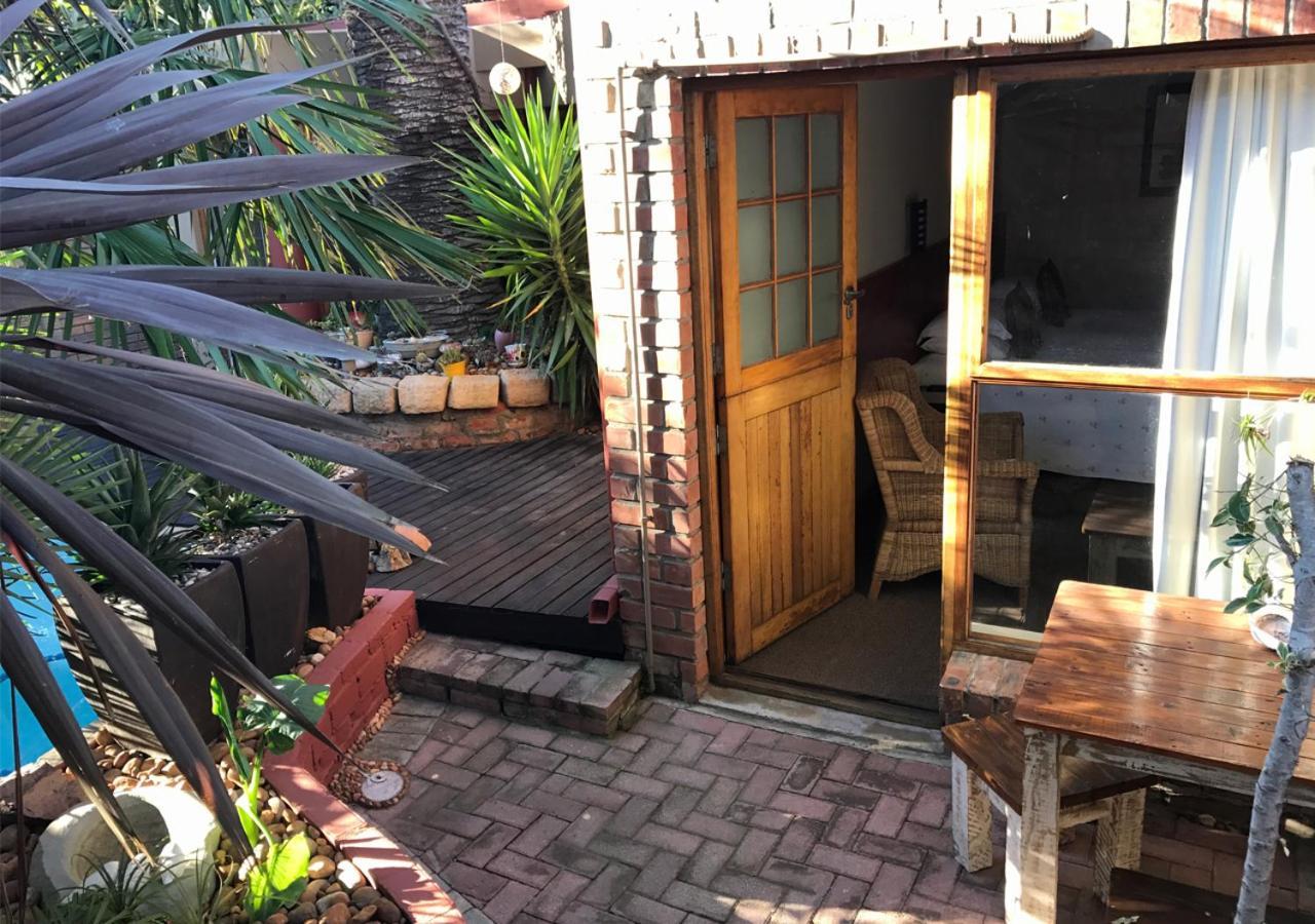 A La Martha'S Air-Port Guest House พอร์ตเอลิซาเบธ ภายนอก รูปภาพ