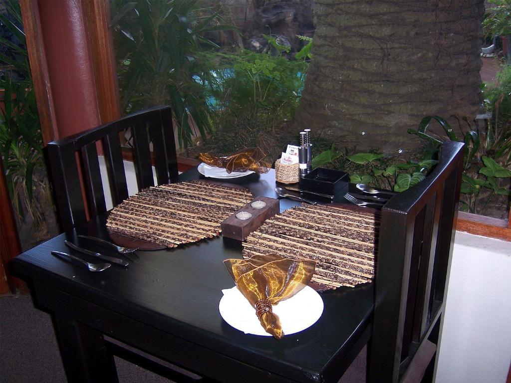 A La Martha'S Air-Port Guest House พอร์ตเอลิซาเบธ ภายนอก รูปภาพ